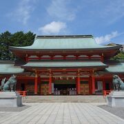 浜松駅からも浜松城からも徒歩10分の場所にある神社