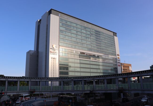 新横浜駅直結の駅ビル