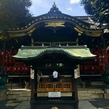 本堂に上がりました