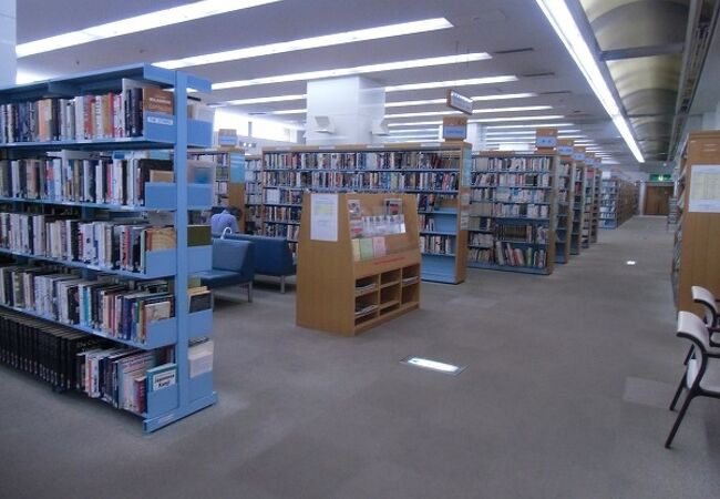 厚木市中央図書館