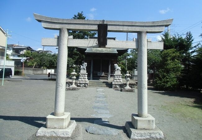 一つの敷地を熊野神社と共用