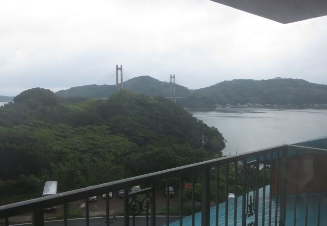 呼子の沖合にある島で海の景観が素晴らしいです。また田島神社はぜひ立ち寄井りたいスポットです。