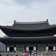 朝鮮王朝最高の宮殿。