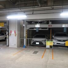 地下にある立体駐車場