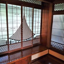 この繊細なデザインと技の粋