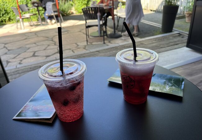 上野ファーム内のカフェ