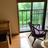 お部屋は広いですね。