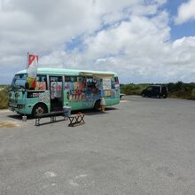 プレハブが無くなり車の店舗に