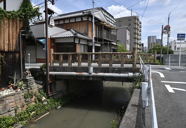 本宿守山と加宿今宿を結ぶ橋だった名残り