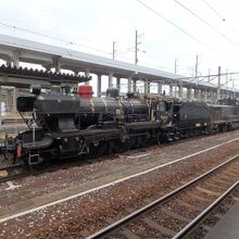 「ＳＬ人吉」を牽引する8600型蒸気機関車