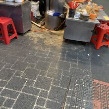 食べ歩きもたのしそう。