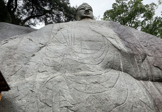 とても大きくてイケメン仏像でした。