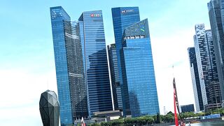 リバークルーズで見える、金融機関の高層ビル林立