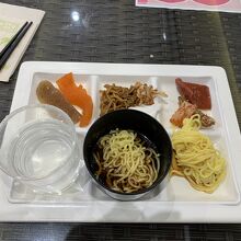 これが全部こんにゃくなんて！驚きですぅ