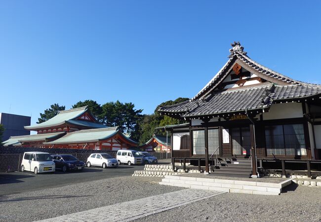 五社神社・諏訪神社に隣接した徳川ゆかりのお寺