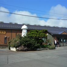 直ぐ前に在る蟹田駅