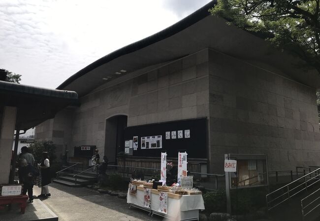 修善寺宝物館（静岡県伊豆）：修善寺境内に建つ小さな小さな有料の宝物館