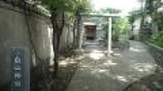 とても見つけづらい神社