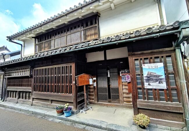 江戸時代の建物だそうです