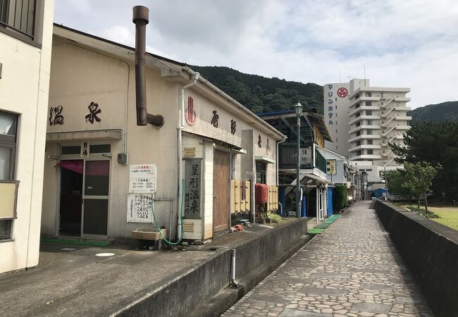 土肥海水浴場 (屋形海岸)