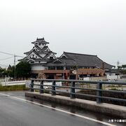 店内ではお菓子工場ラインの見学も可能で楽しかったです