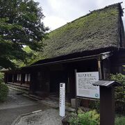 １８３３年建造の合掌造り