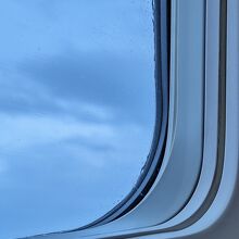 松山までは雲が地上を覆っていた。