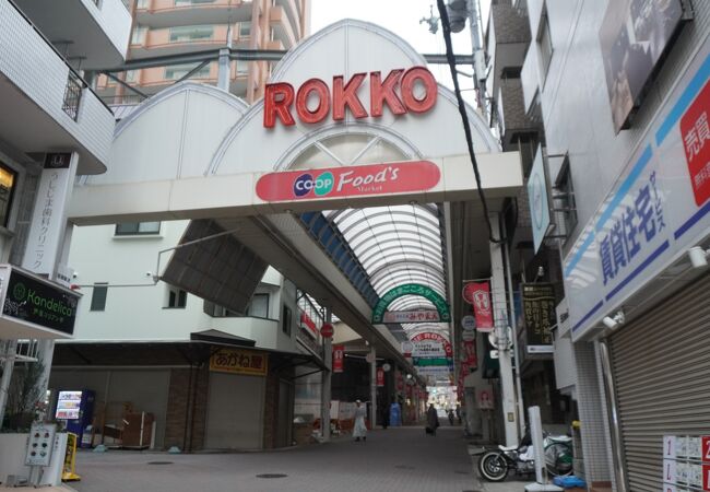 入り口の「ＲＯＫＫＯ」の看板