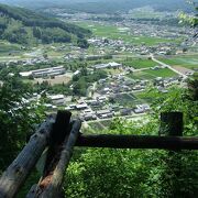 龍岡城五稜郭が見事に俯瞰できる展望台。林道から登り100ｍ。