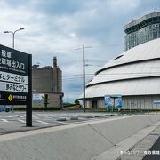 早朝でも鬼太郎キャラクターなどが点在する外構を散策することは出来ました。