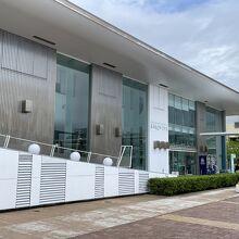 おしゃれな建物だ