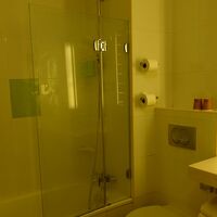 バスタブ付きの部屋だった。アメニティ類はほとんどなし