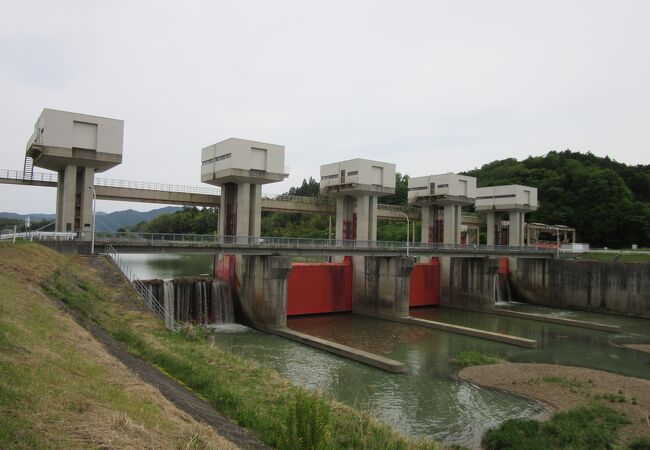 川代ダム(篠山川)