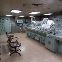 心臓部分の機関制御室