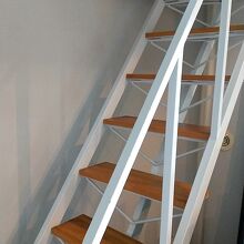 ロフトの階段は急なのでご注意を