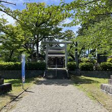 鶴岡護国神社