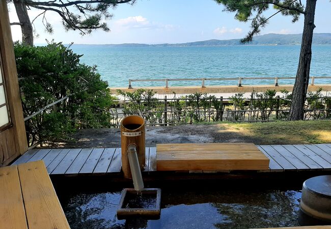 能登島を見ながらの足湯