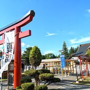 美瑛神社は平地にあって綺麗で新しい感じ。観光バスの立ちより場所