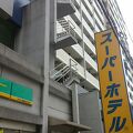 部屋、バスルームともに清潔感がある