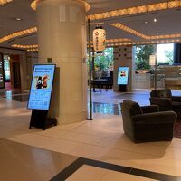 2階フロント前は天神祭りの提灯が並んでいます。