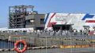 ものすごい人だかりでした。