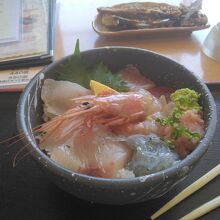 ご飯の量も多いです。