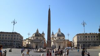 ローマの入口に当たる広場