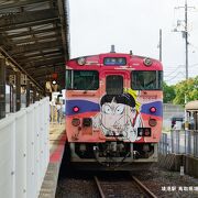 鬼太郎列車のうち「ねこ娘列車」を間近に見ることが出来ました。