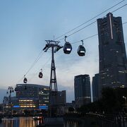 みなとみらいの夜景がきれいに見える遊歩道