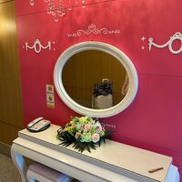 エレベーター前の廊下がかわいいです。