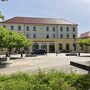 駅舎と思っていた建物。市？役所のようです。