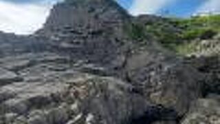 車輪のような形の放射状節理