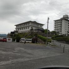 油谷湾を望む高台の立地