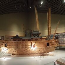文禄・慶長の役で渡海に使われた船の模型が展示されています。